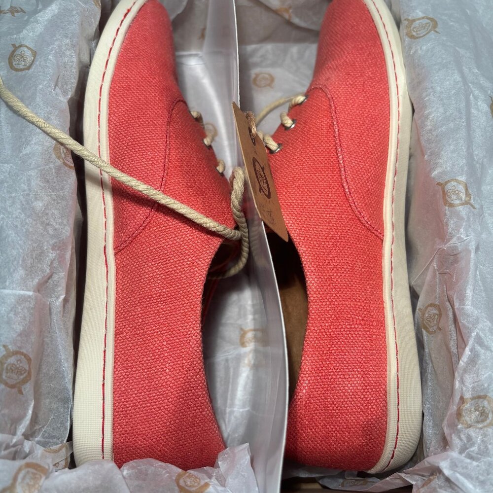NIB Born Dampney Casual Comfort Nautical Canvas Sneaker Nantucket Red, Size 9 M
